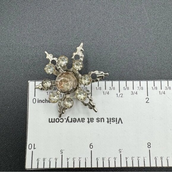 Vintage 1940s Starburst Snowflake Lapel Brooch - Picture 12 of 13